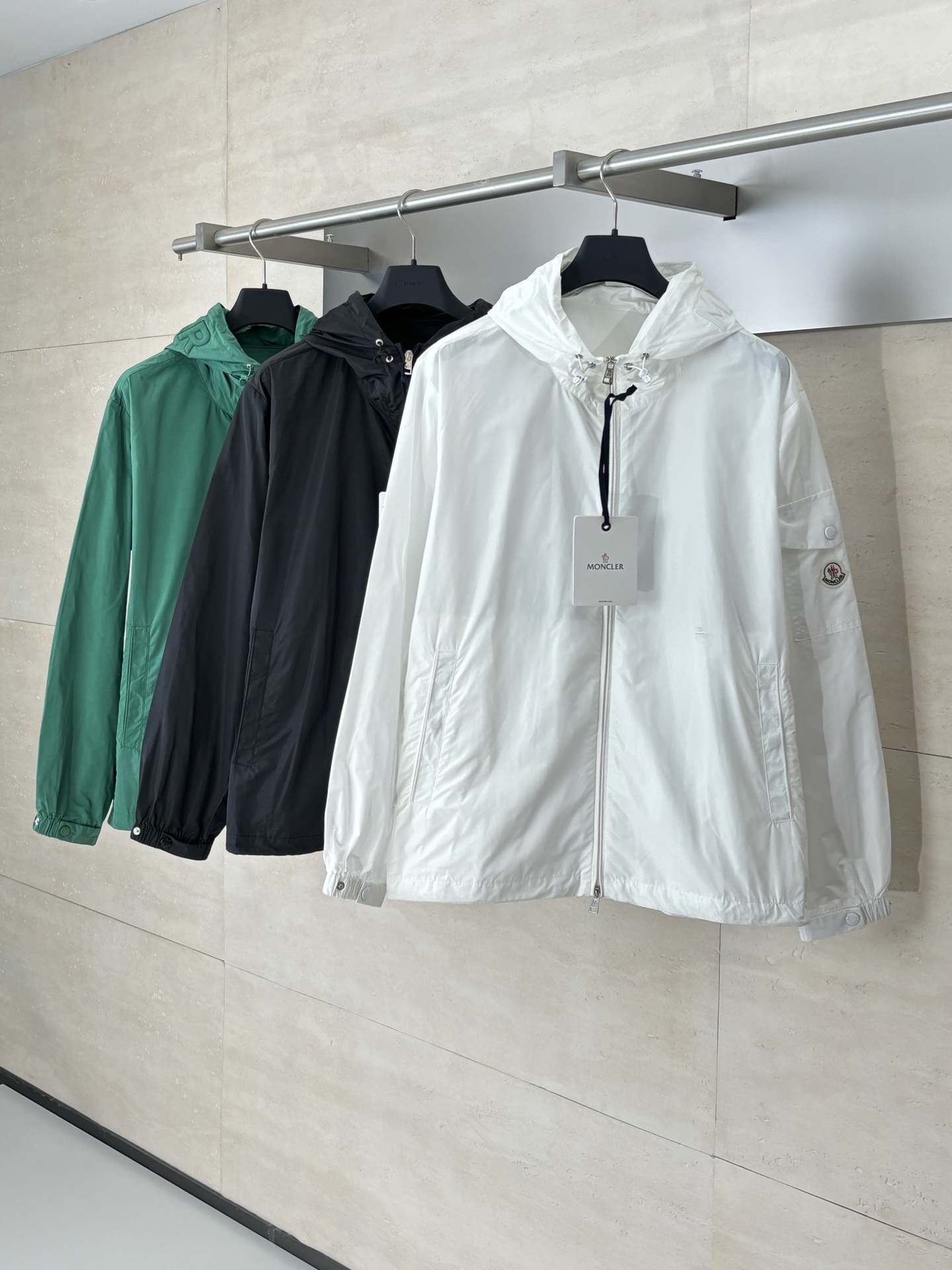 Moncler*/蒙口 25Fw新款连帽抽绳防晒外套 Size：S/M/L/XL/XXL