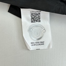 Moncler*/蒙口 25Fw新款连帽抽绳防晒外套 Size:S/M/L/XL/XXL Moncler*/蒙口 25Fw新款连帽抽绳防晒外套 Size:S/M/L/XL/XXL