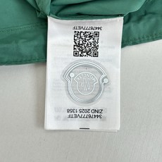 Moncler*/蒙口 25Fw新款连帽抽绳防晒外套 Size:S/M/L/XL/XXL Moncler*/蒙口 25Fw新款连帽抽绳防晒外套 Size:S/M/L/XL/XXL