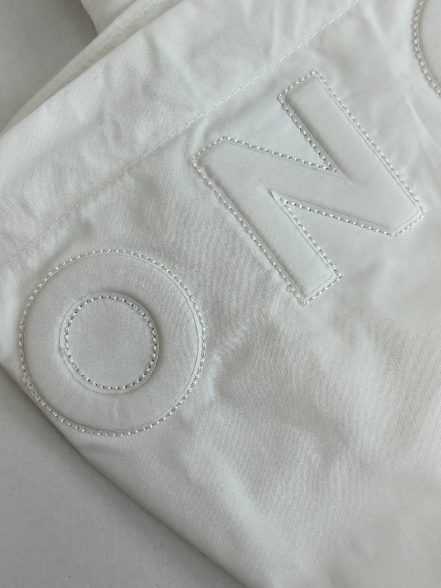 Moncler*/蒙口 25Fw新款连帽抽绳防晒外套 Size：S/M/L/XL/XXL