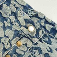 1V/路易 25SS新款水洗波点老花满印工装牛仔裤出自 Pharrell Williams 与 Nigo 1V/路易 25SS新款水洗波点老花满印工装牛仔裤出自 Pharrell Williams 与 Nigo
