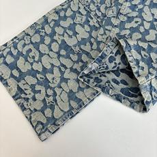 1V/路易 25SS新款水洗波点老花满印工装牛仔裤出自 Pharrell Williams 与 Nigo 1V/路易 25SS新款水洗波点老花满印工装牛仔裤出自 Pharrell Williams 与 Nigo