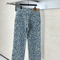 1V/路易 25SS新款水洗波点老花满印工装牛仔裤出自 Pharrell Williams 与 Nigo 1V/路易 25SS新款水洗波点老花满印工装牛仔裤出自 Pharrell Williams 与 Nigo