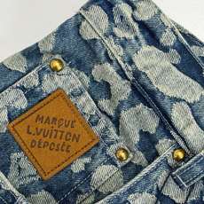 1V/路易 25SS新款水洗波点老花满印工装牛仔裤出自 Pharrell Williams 与 Nigo 1V/路易 25SS新款水洗波点老花满印工装牛仔裤出自 Pharrell Williams 与 Nigo