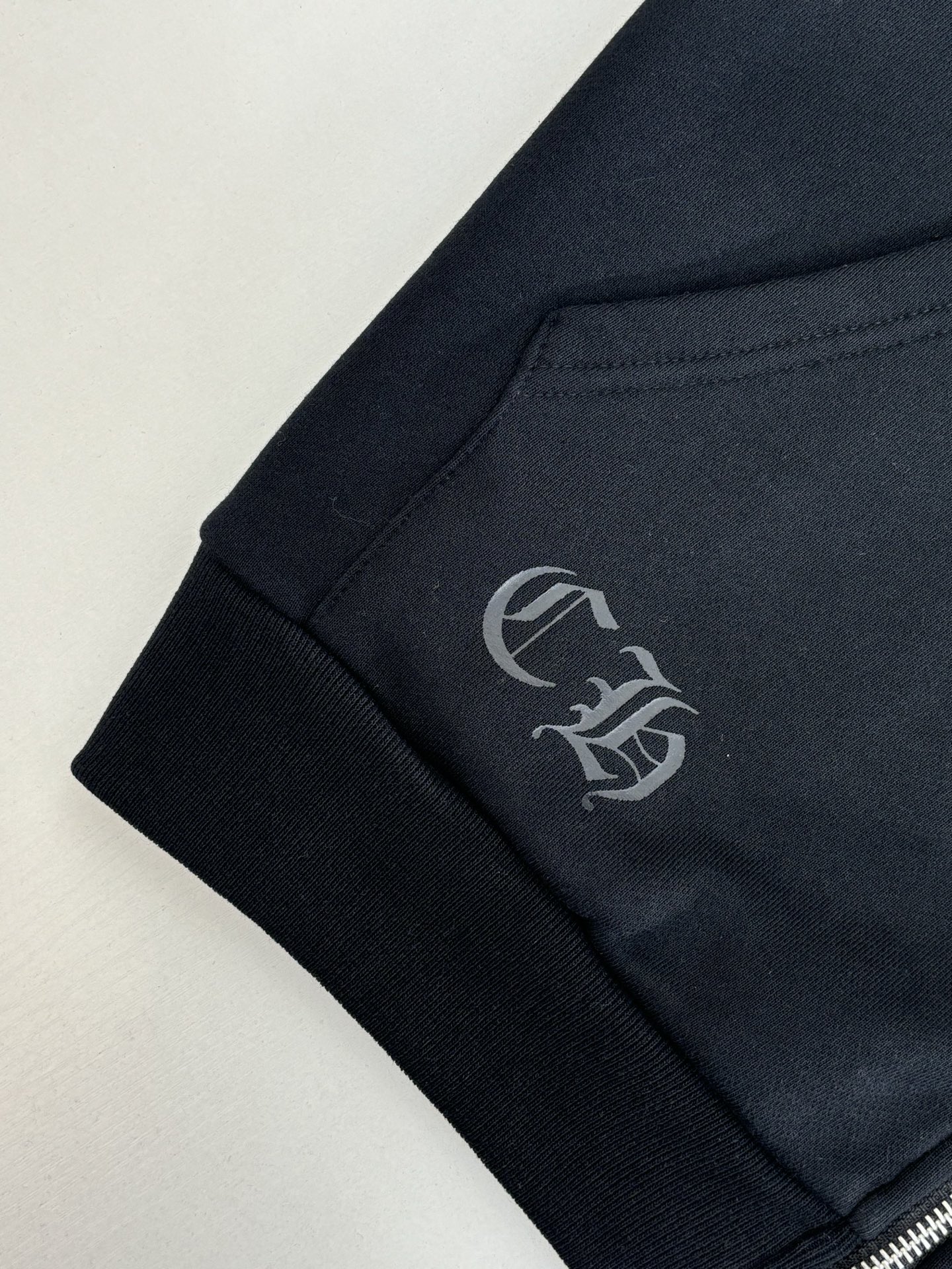 Chrome Hearts Come Hearts*/克罗心 25新款梵文字母印花拉链连帽卫衣