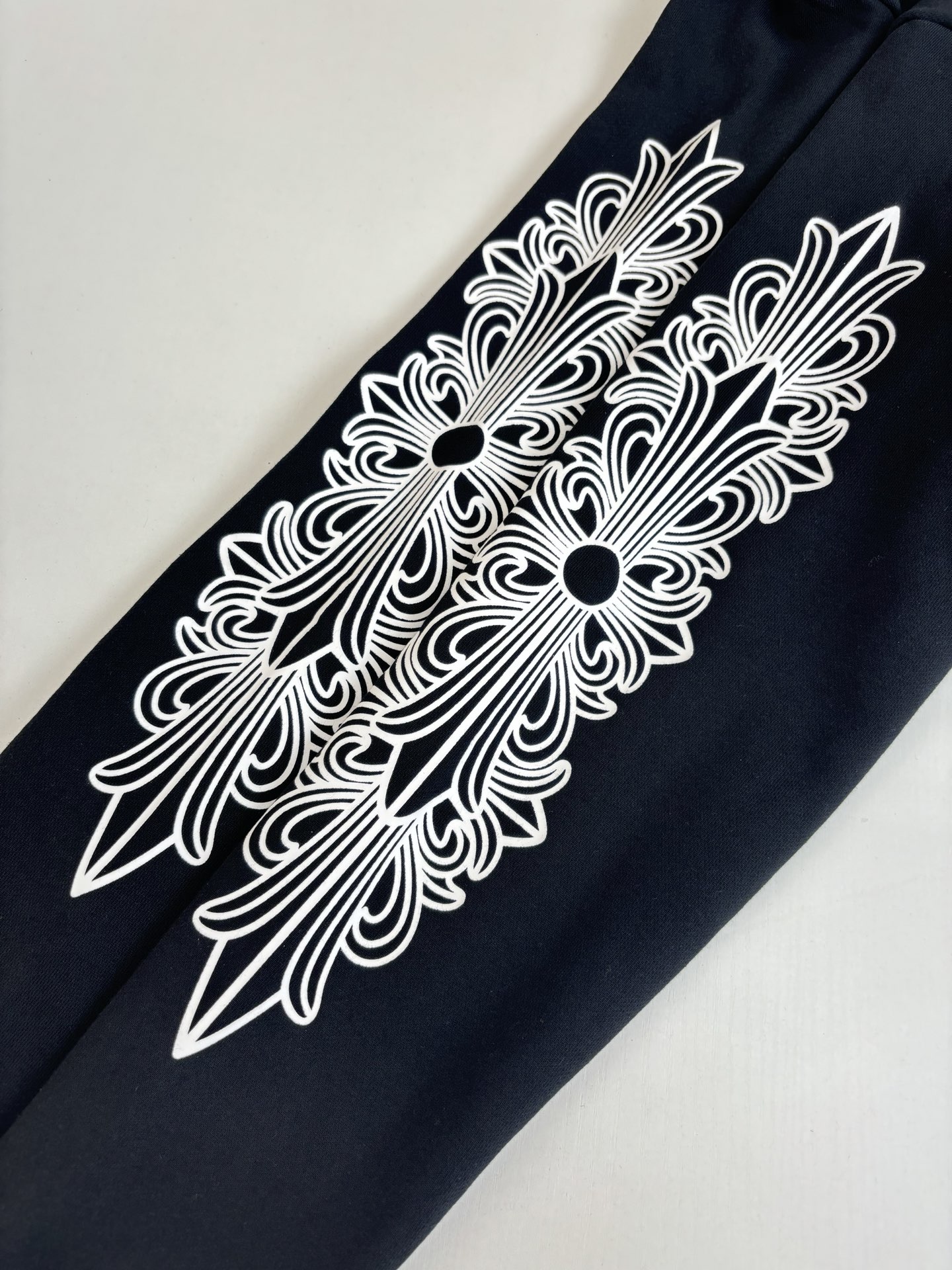 Chrome Hearts Come Hearts*/克罗心 25新款梵文字母印花拉链连帽卫衣