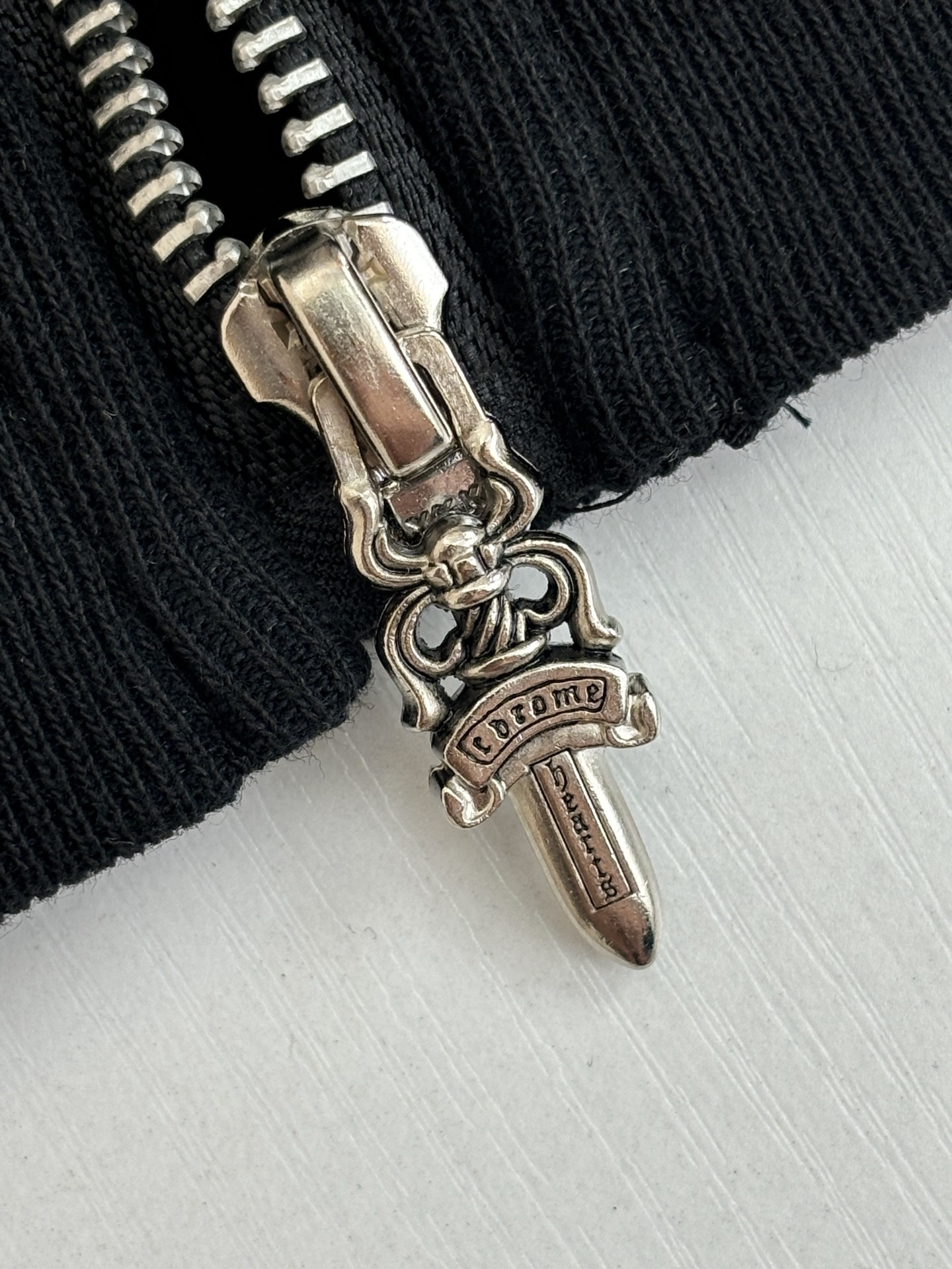 Chrome Hearts Come Hearts*/克罗心 25新款梵文字母印花拉链连帽卫衣