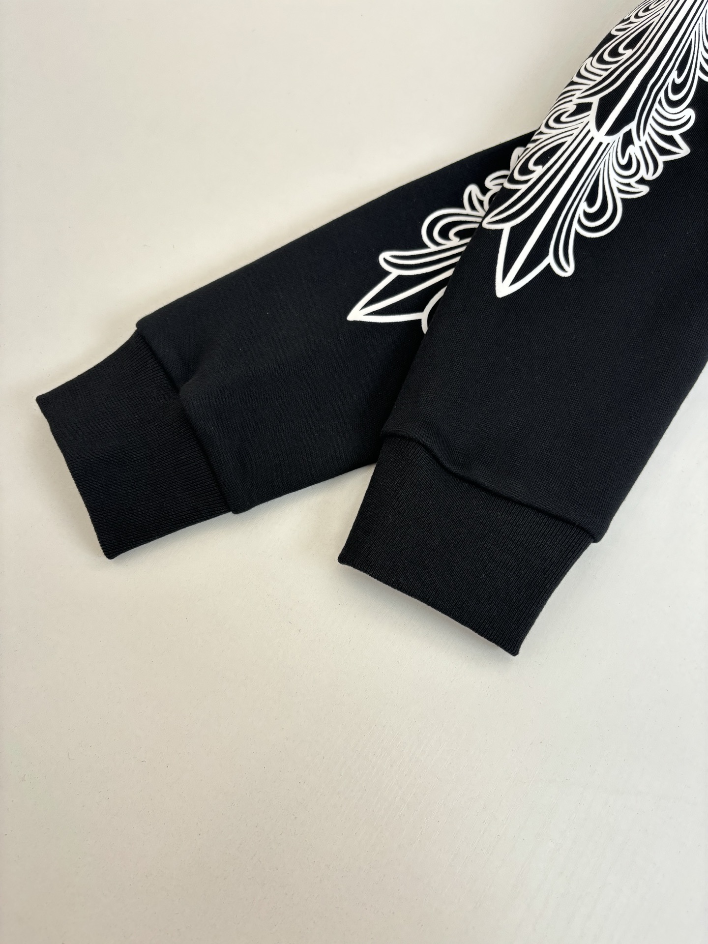 Chrome Hearts Come Hearts*/克罗心 25新款梵文字母印花拉链连帽卫衣