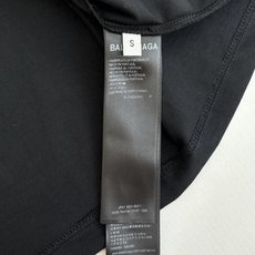 Balenciaga*/巴黎 25Ss新款七夕限定款爱心刺绣后面爱心印花短袖T恤面料采用定织定染全棉双纱 Balenciaga*/巴黎 25Ss新款七夕限定款爱心刺绣后面爱心印花短袖T恤面料采用定织定染全棉双纱