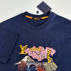 1V*/路易 25Ss新款龙虾刺绣圆领短袖Pharrell Williams 与 Nigo 为 2025 1V*/路易 25Ss新款龙虾刺绣圆领短袖Pharrell Williams 与 Nigo 为 2025