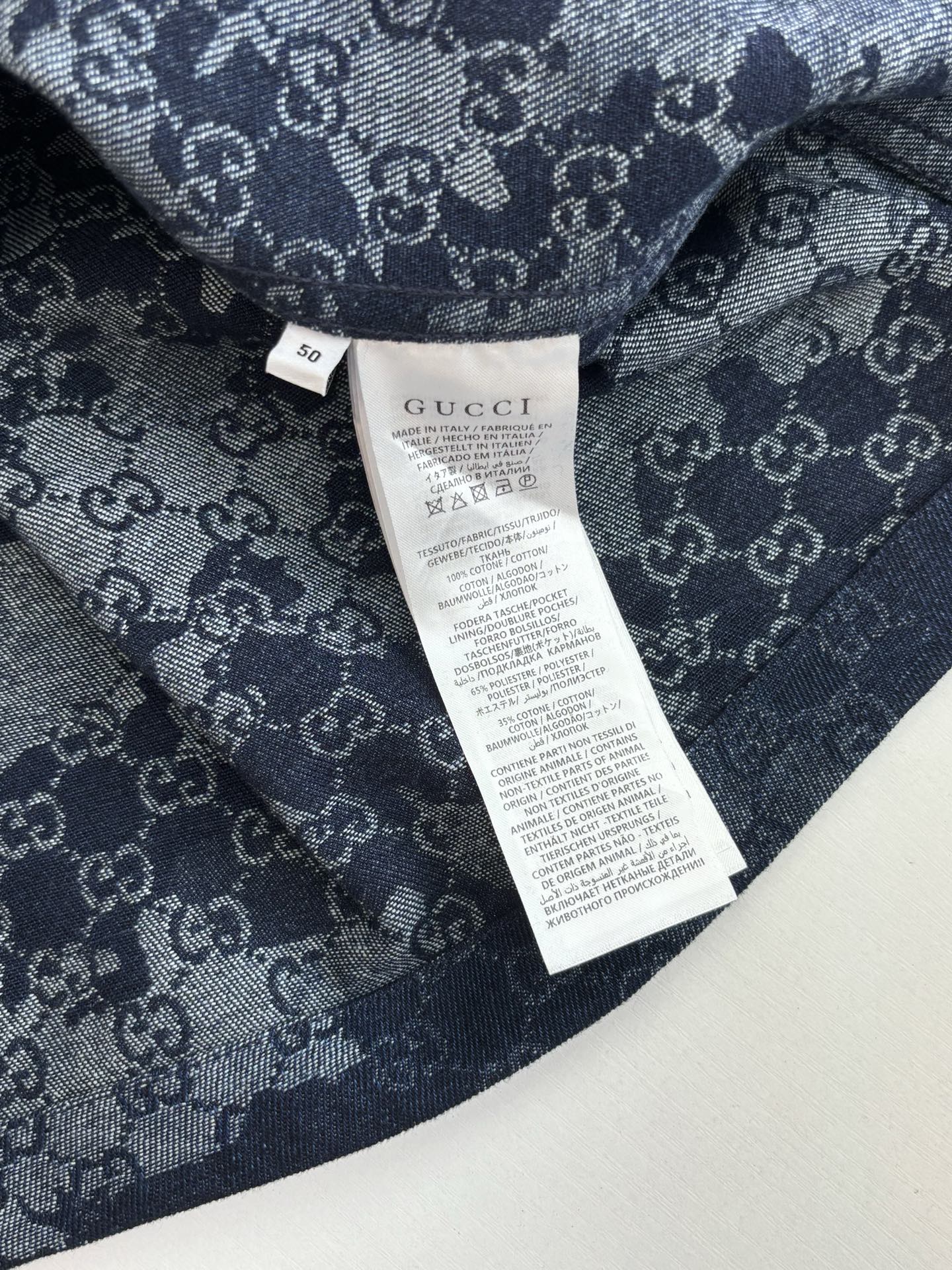 Gucci*/古驰 25Ss新款刺绣牛仔短袖衬衫采用定制牛仔面料匠心制作，质感卓越，舒适柔软，亲肤透气，