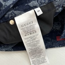 Gucci*/古驰 25Ss新款刺绣牛仔短裤采用定制牛仔面料匠心制作,质感卓越,舒适柔软,亲肤透气,胸口 Gucci*/古驰 25Ss新款刺绣牛仔短裤采用定制牛仔面料匠心制作,质感卓越,舒适柔软,亲肤透气,胸口
