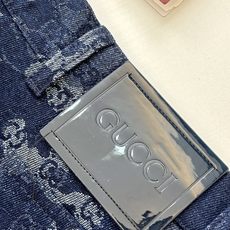 Gucci*/古驰 25Ss新款刺绣牛仔短裤采用定制牛仔面料匠心制作,质感卓越,舒适柔软,亲肤透气,胸口 Gucci*/古驰 25Ss新款刺绣牛仔短裤采用定制牛仔面料匠心制作,质感卓越,舒适柔软,亲肤透气,胸口
