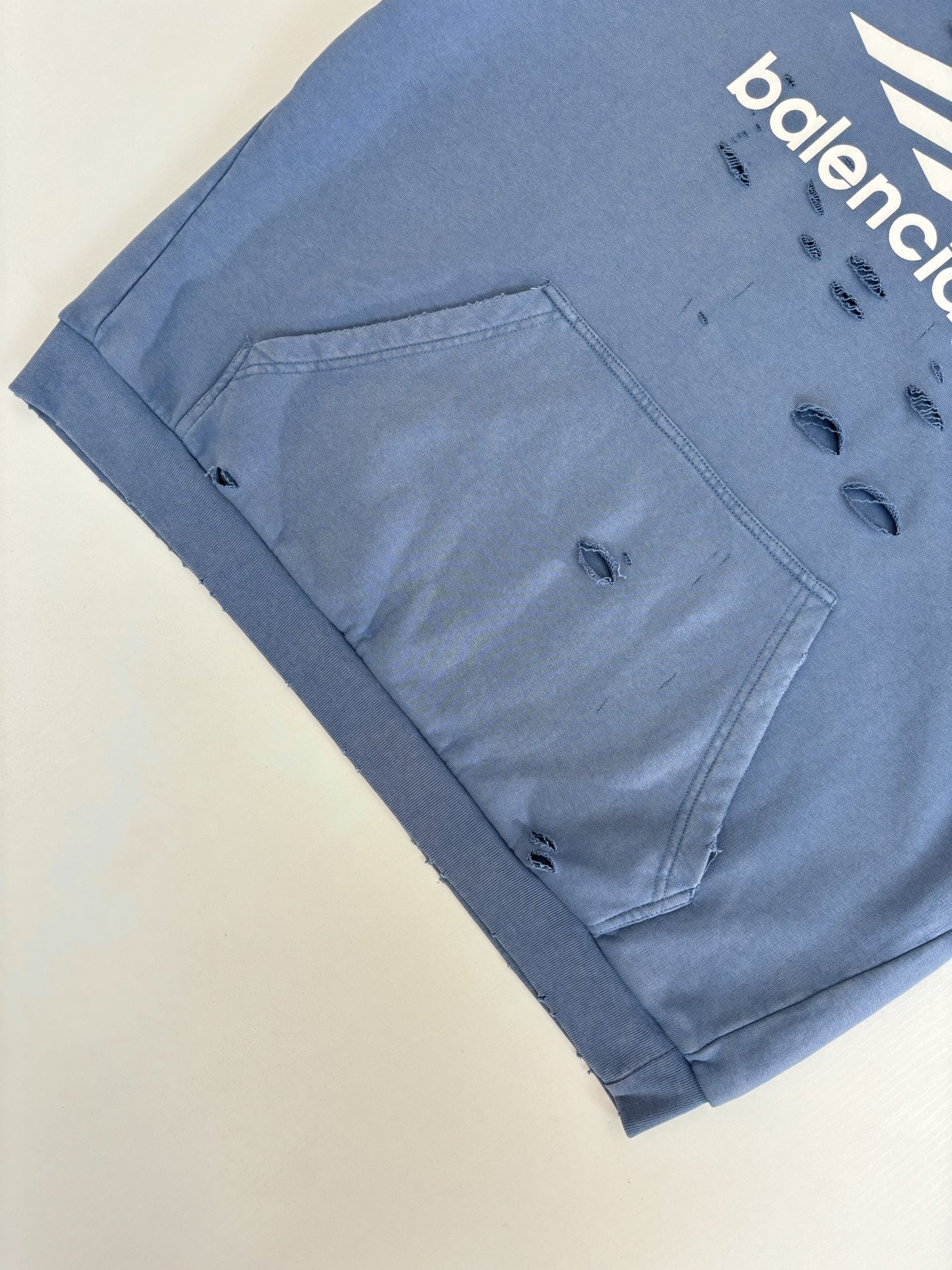 Balenciaga*/巴黎25早秋水洗做旧破洞连帽卫衣Size：XS/S/M/L