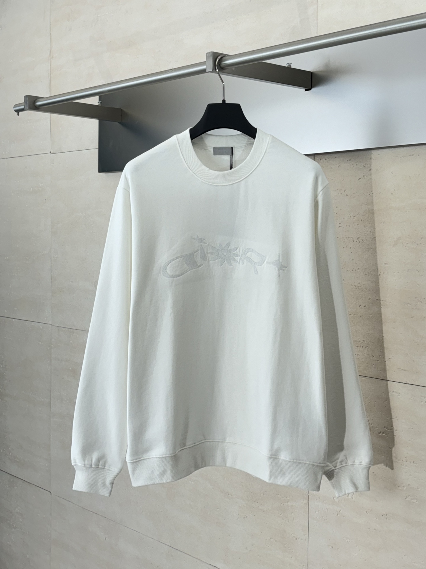 NO:529562,Dio*/Dio LH joint logo embroidered round neck sweatshirt SizeS/M/L/XL,,dior,dior,hoodie,sweatshirts,alexander wang19860909Dio*/迪奥 LH联名Logo刺绣圆领卫衣 SizeS/M/L/XL,,dior,dior,hoodie,sweatshirts,alexander wang,Men's clothing