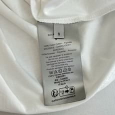 Dio*/迪奥 25SS挚爱系列口袋刺绣圆领短袖采用24S特纺紧密棉面料,185g;搭配32S双纱螺纹, Dio*/迪奥 25SS挚爱系列口袋刺绣圆领短袖采用24S特纺紧密棉面料,185g;搭配32S双纱螺纹,