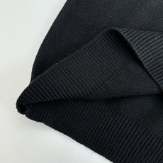 Celin*/赛琳 24FW 小刺绣高领半拉链毛衣原12,500购入,面料采用膨体羊毛绒混纺,轻柔触感, Celin*/赛琳 24FW 小刺绣高领半拉链毛衣原12,500购入,面料采用膨体羊毛绒混纺,轻柔触感,