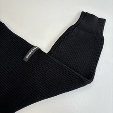Balenciag*/巴黎Blcg 24FW 袖标编织开衫毛衣原16,800购入,定织新疆45支精纺羊毛 Balenciag*/巴黎Blcg 24FW 袖标编织开衫毛衣原16,800购入,定织新疆45支精纺羊毛