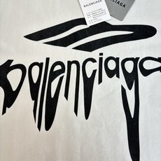 Balenciag*/巴黎25ss融化字母印花短袖定织拉架罗纹对板同缸染色确保无色差,遵循原版工艺半微高 Balenciag*/巴黎25ss融化字母印花短袖定织拉架罗纹对板同缸染色确保无色差,遵循原版工艺半微高