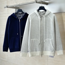 Dio*/迪奥 24FW 提花羊绒针织连帽卫衣原17,500购入,面料采用乳白色棉质和羊绒混纺面料精心制 Dio*/迪奥 24FW 提花羊绒针织连帽卫衣原17,500购入,面料采用乳白色棉质和羊绒混纺面料精心制
