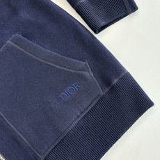 Dio*/迪奥 24FW 提花羊绒针织连帽卫衣原17,500购入,面料采用乳白色棉质和羊绒混纺面料精心制 Dio*/迪奥 24FW 提花羊绒针织连帽卫衣原17,500购入,面料采用乳白色棉质和羊绒混纺面料精心制