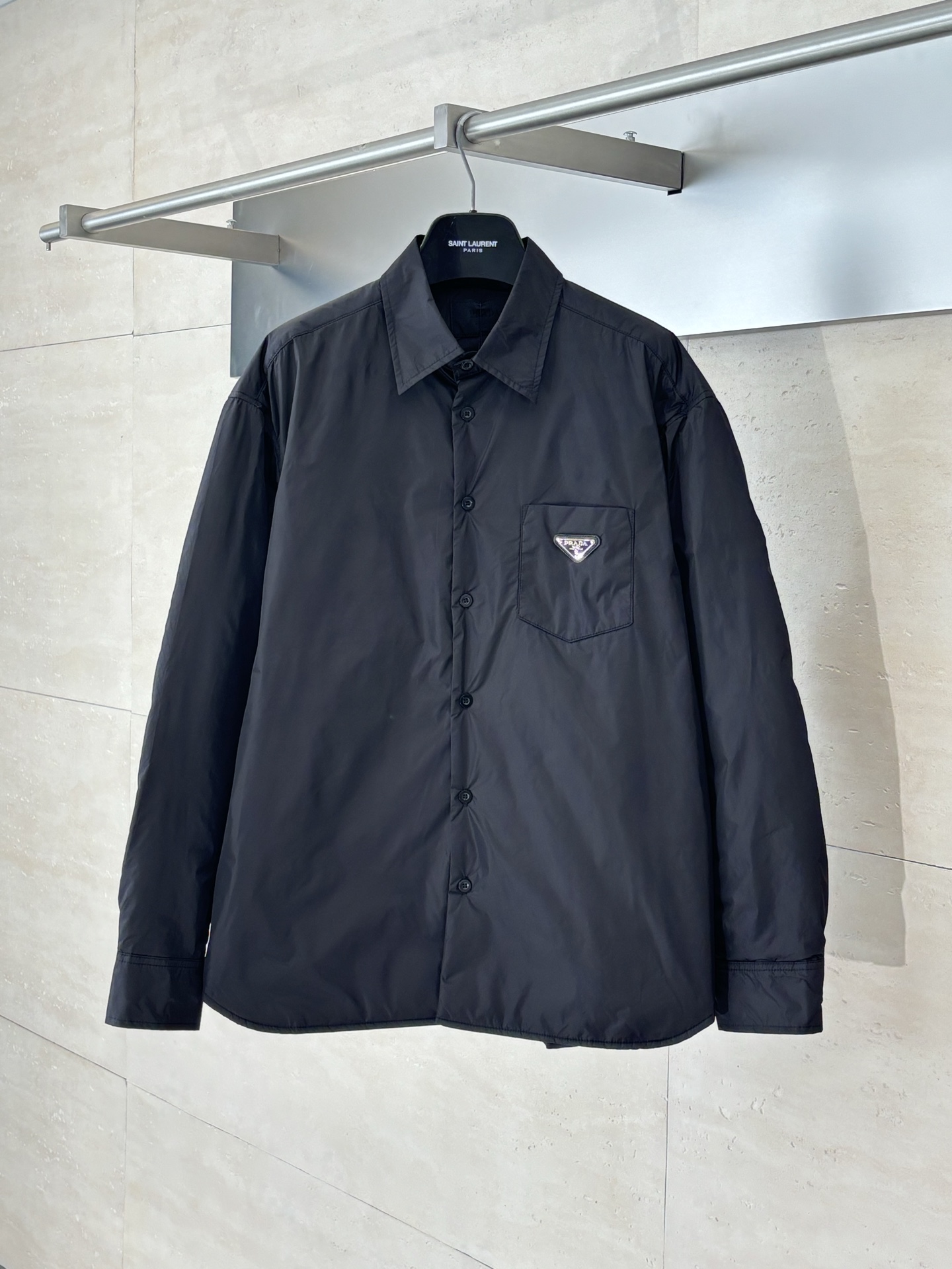 Prad*/普拉达 25SS秋冬新款 三角铁标素色廓形棉服外套定制YB斜纹全棉材质 免烫工艺处理 质感平