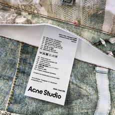 ACNE Studios*/25SS 蕾丝裤牛仔托特包采用高密双股纱线织造,克重达420g/㎡,表面呈现 ACNE Studios*/25SS 蕾丝裤牛仔托特包采用高密双股纱线织造,克重达420g/㎡,表面呈现