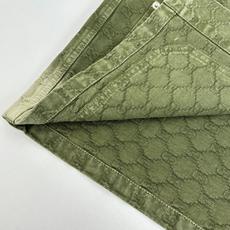 Gucc*/古驰 暗纹双G提花翻领牛仔外套进口提花牛仔材质,质感舒适,挺括有型 酵素水洗工艺,呈现复古擦 Gucc*/古驰 暗纹双G提花翻领牛仔外套进口提花牛仔材质,质感舒适,挺括有型 酵素水洗工艺,呈现复古擦