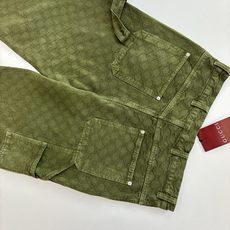 Gucc*/古驰 暗纹双G提花渐变牛仔裤进口提花牛仔材质,质感舒适,挺括有型 酵素水洗工艺,呈现复古擦色 Gucc*/古驰 暗纹双G提花渐变牛仔裤进口提花牛仔材质,质感舒适,挺括有型 酵素水洗工艺,呈现复古擦色