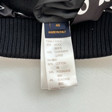 1V/路易 FW25 Nigo系列拼皮珍珠扣皮革镶边前袋饰棒球束腰棒球服夹克 本款棒球束腰夹克为胸前丝绒 1V/路易 FW25 Nigo系列拼皮珍珠扣皮革镶边前袋饰棒球束腰棒球服夹克 本款棒球束腰夹克为胸前丝绒