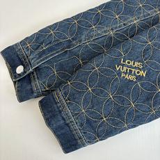1V/路易 联名nigo靴线绣花牛仔棉服原29,600购入,nigo联名系列。定制原版斜纹全棉牛仔面料, 1V/路易 联名nigo靴线绣花牛仔棉服原29,600购入,nigo联名系列。定制原版斜纹全棉牛仔面料,