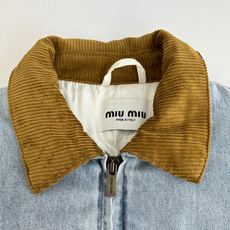 Miu Mi*/缪缪 灯芯绒领做旧牛仔棉服夹克定制日本进口12oz斜纹编织丹宁面料,纱线经环锭纺处理,保 Miu Mi*/缪缪 灯芯绒领做旧牛仔棉服夹克定制日本进口12oz斜纹编织丹宁面料,纱线经环锭纺处理,保