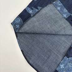 1V/路易 FW25 Nigo联名款云朵青年布短袖衬衫本款青年布令宛若云朵的 Monogram 贴饰漂浮 1V/路易 FW25 Nigo联名款云朵青年布短袖衬衫本款青年布令宛若云朵的 Monogram 贴饰漂浮
