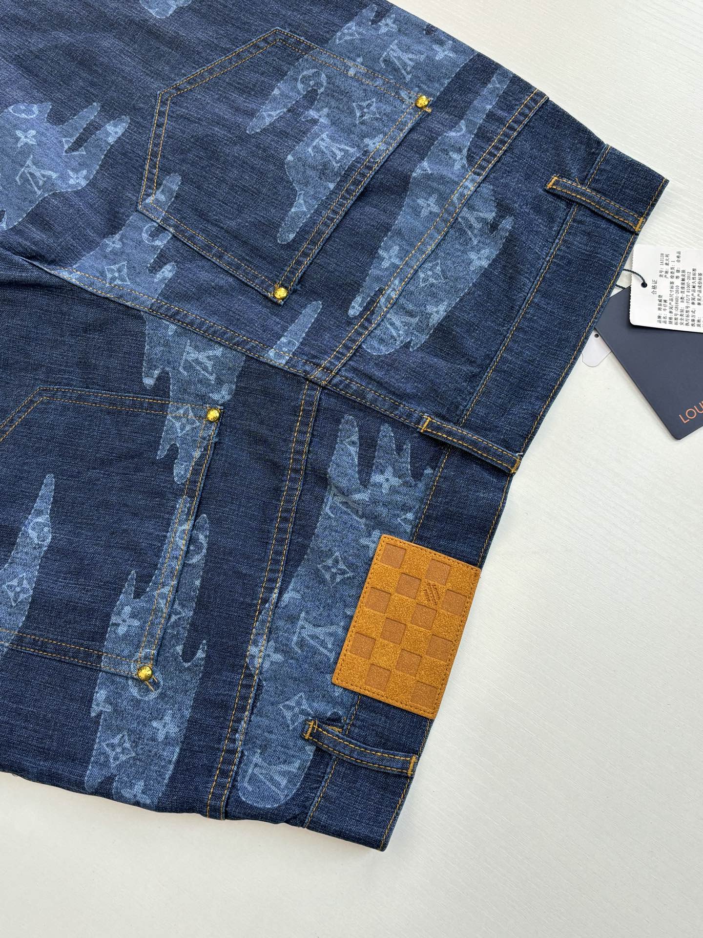 Louis Vuitton 1V/路易 FW25 Nigo联名款云朵青年布套装短裤