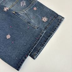 1V/路易 25FW 手工樱花水钻刺绣牛仔短裤原45500购入,由意大利进口高密度器械编织,纹路清晰,定 1V/路易 25FW 手工樱花水钻刺绣牛仔短裤原45500购入,由意大利进口高密度器械编织,纹路清晰,定