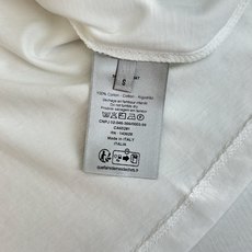 Dio*/迪奥 小标签圆领长袖T恤采用24S特纺紧密棉面料,185g;搭配32S双纱螺纹,300g。紧密 Dio*/迪奥 小标签圆领长袖T恤采用24S特纺紧密棉面料,185g;搭配32S双纱螺纹,300g。紧密