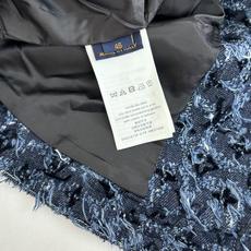 1V/路易 25FW连帽开花流苏牛仔外套第一时间购入ZP操作,复古赛络纺提花露纱面料,通过洗水及砂石打磨 1V/路易 25FW连帽开花流苏牛仔外套第一时间购入ZP操作,复古赛络纺提花露纱面料,通过洗水及砂石打磨