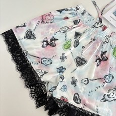 Chane*/香奈儿 新款活性印花蕾丝短裤定制进口斜纹稠材质,质感光泽,垂顺有型 通体满印山茶花爱心双C Chane*/香奈儿 新款活性印花蕾丝短裤定制进口斜纹稠材质,质感光泽,垂顺有型 通体满印山茶花爱心双C