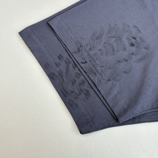 Balenciag*/巴黎Blcg 油墨做旧刺绣短袖采用纯棉面料,衣身涂鸦喷漆做旧处理,进口机刺绣。整体 Balenciag*/巴黎Blcg 油墨做旧刺绣短袖采用纯棉面料,衣身涂鸦喷漆做旧处理,进口机刺绣。整体