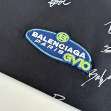 Balenciag*/巴黎 Blcg拼接插肩短袖32S双纱拉架 270g。纯棉质织物组织结构为平纹,面料 Balenciag*/巴黎 Blcg拼接插肩短袖32S双纱拉架 270g。纯棉质织物组织结构为平纹,面料