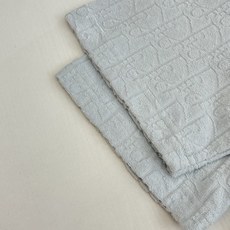 Dio*/迪奥 毛巾棉新配色提花短袖T恤这款蓝色棉质毛圈面料 丁 恤饰以同色调提花图案,致敬经典的 Ob Dio*/迪奥 毛巾棉新配色提花短袖T恤这款蓝色棉质毛圈面料 丁 恤饰以同色调提花图案,致敬经典的 Ob