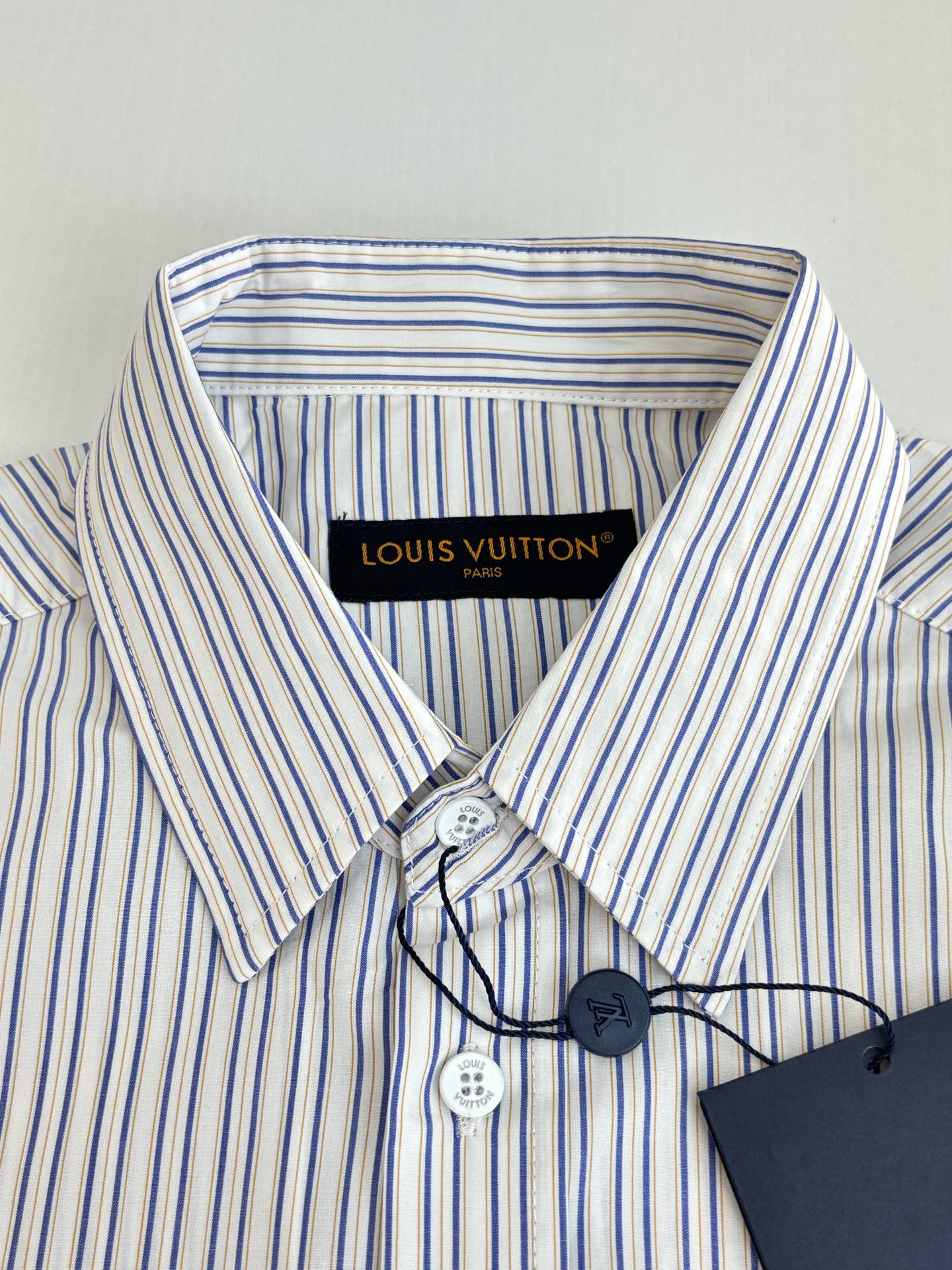 1V/路易 条纹元素别针刺绣长袖衬衫Size：S/M/L/XL