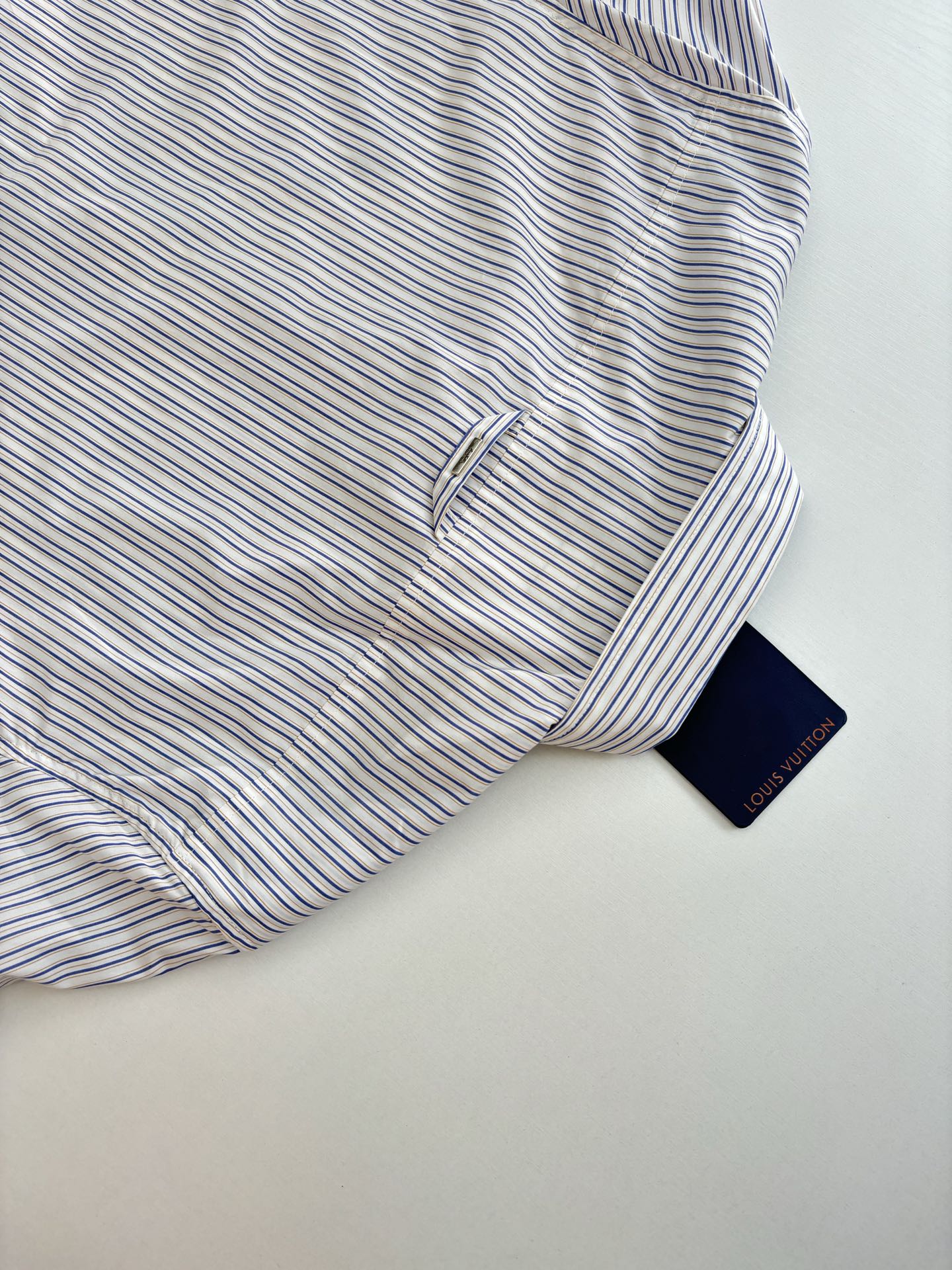 1V/路易 条纹元素别针刺绣长袖衬衫Size：S/M/L/XL