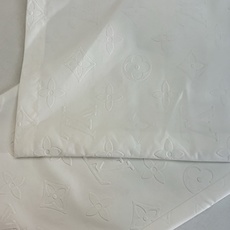 1V/路易 25FW 秋冬新款直筒压花西装长裤定制棉质混纺面料 全幅 Macro Monogram 压纹 1V/路易 25FW 秋冬新款直筒压花西装长裤定制棉质混纺面料 全幅 Macro Monogram 压纹
