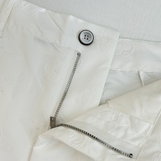 1V/路易 25FW 秋冬新款直筒压花西装长裤定制棉质混纺面料 全幅 Macro Monogram 压纹 1V/路易 25FW 秋冬新款直筒压花西装长裤定制棉质混纺面料 全幅 Macro Monogram 压纹