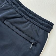 Loew*/罗意威 蓝校服套装直筒长裤原¥112,800购买,轻盈科技平纹针织面料、正面徽标立体刺绣、对 Loew*/罗意威 蓝校服套装直筒长裤原¥112,800购买,轻盈科技平纹针织面料、正面徽标立体刺绣、对