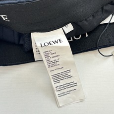 Loew*/罗意威 蓝校服套装直筒长裤原¥112,800购买,轻盈科技平纹针织面料、正面徽标立体刺绣、对 Loew*/罗意威 蓝校服套装直筒长裤原¥112,800购买,轻盈科技平纹针织面料、正面徽标立体刺绣、对