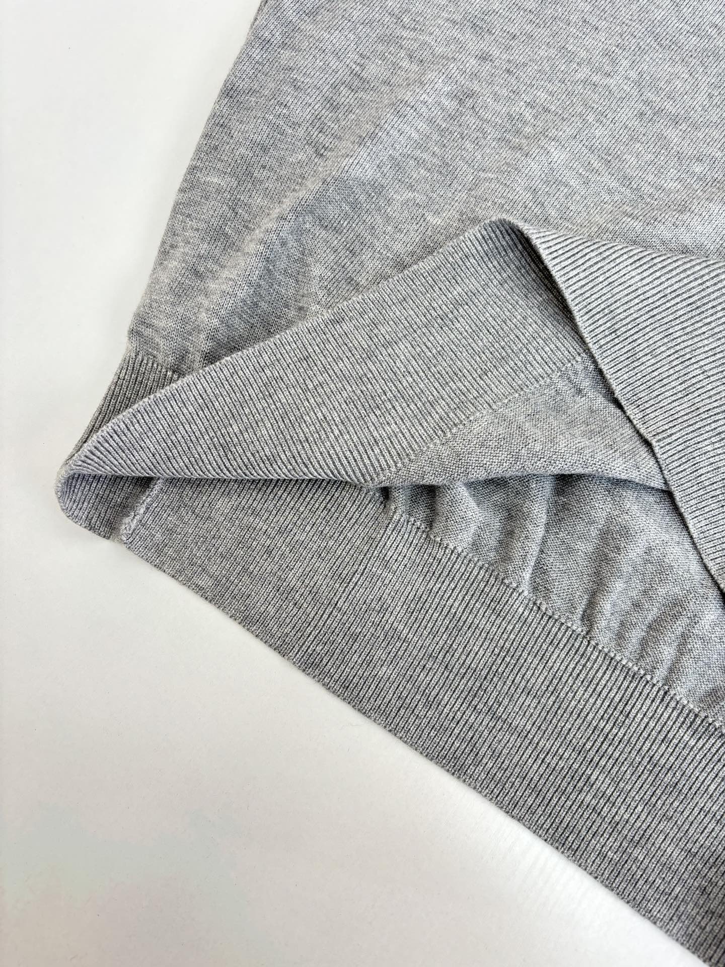 Moncle*/蒙口 25SS新款 字母标识套头长袖针织衫Size：S/M/L/XL