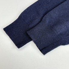 Burberr*/巴宝莉Bbr 战马小标刺绣羊绒圆领针织毛衣此款高领针织衫,选用轻盈纯羊毛平织面料打造。 Burberr*/巴宝莉Bbr 战马小标刺绣羊绒圆领针织毛衣此款高领针织衫,选用轻盈纯羊毛平织面料打造。