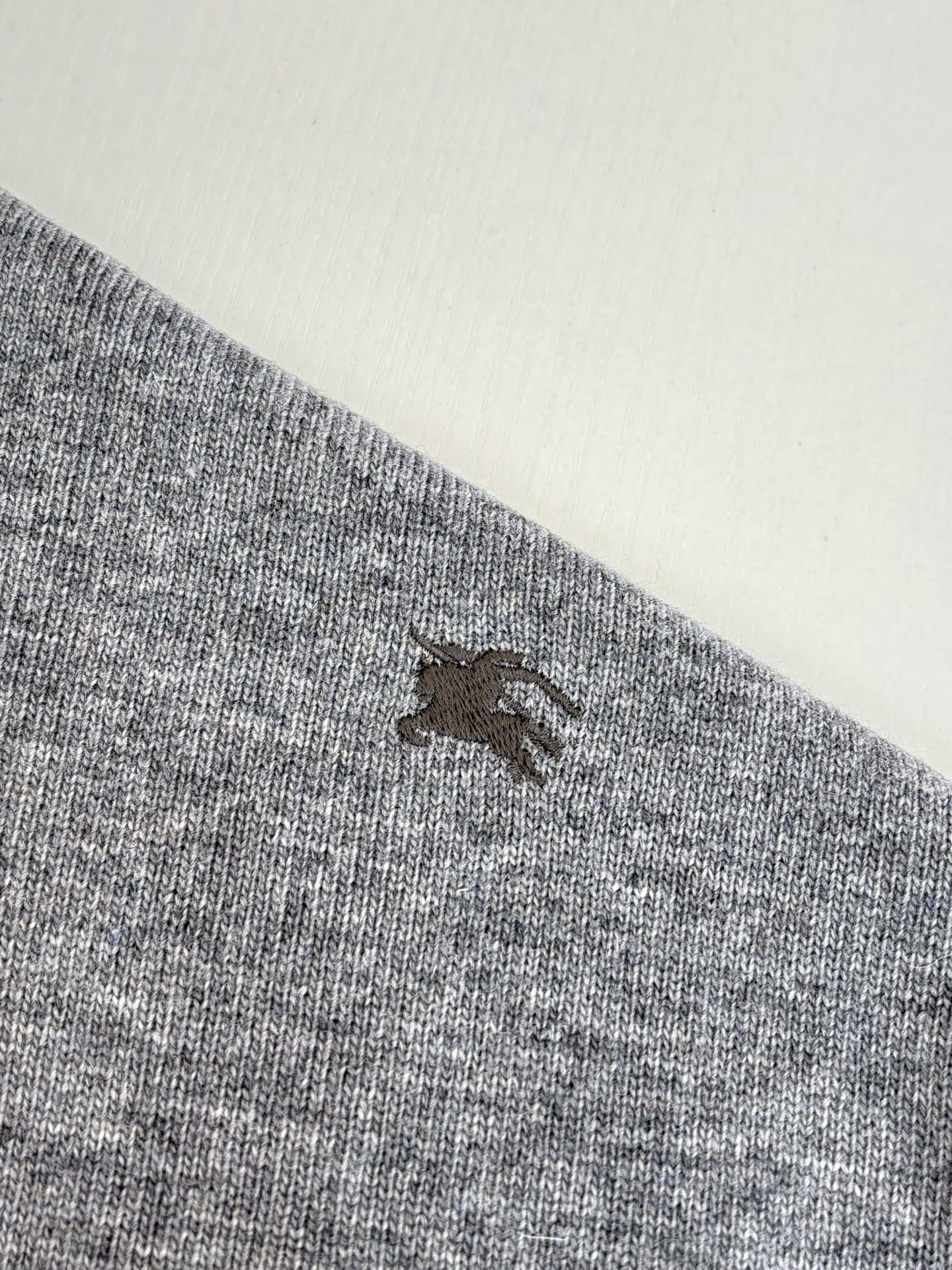 Burberry Burberr*/巴宝莉Bbr 战马小标刺绣羊绒圆领针织毛衣